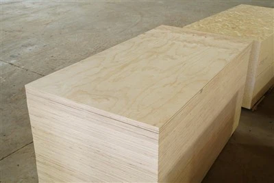 Borov vezan les 1220x2440 mm E1/E0, FSC certificiran za pohištvo